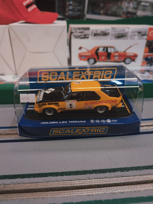 Scalextric C3101 - Holden L34 Torana 1975 Bathurst Winner Brock/Sampson