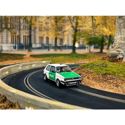 Scalextric C4572 Volkswagen Golf MK1 Polizei Edition 1/32 Slot Car