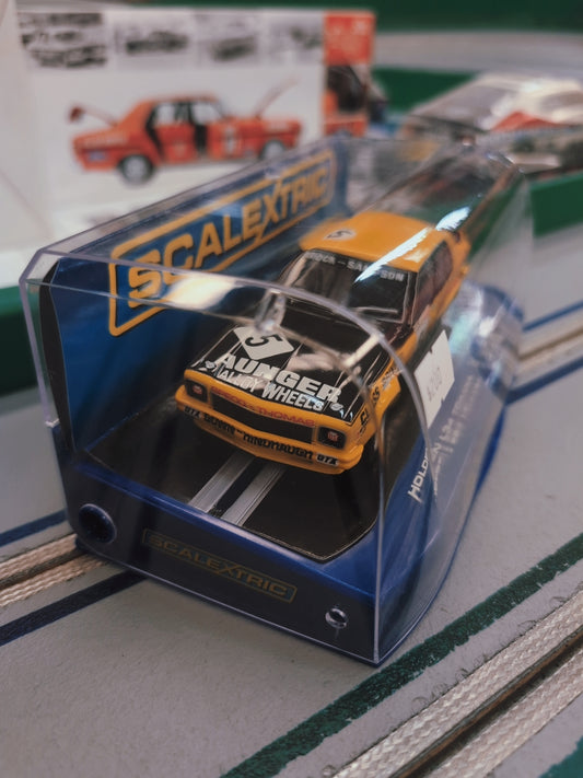 Scalextric C3101 - Holden L34 Torana 1975 Bathurst Winner Brock/Sampson
