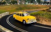 Scalextric C4606 - James Bond Checker Taxi Cab - Live & Let Die