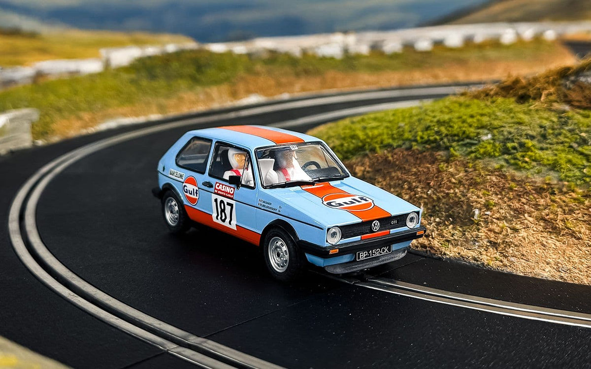 Scalextric C4609 Volkswagen Golf GTI Gulf Edition