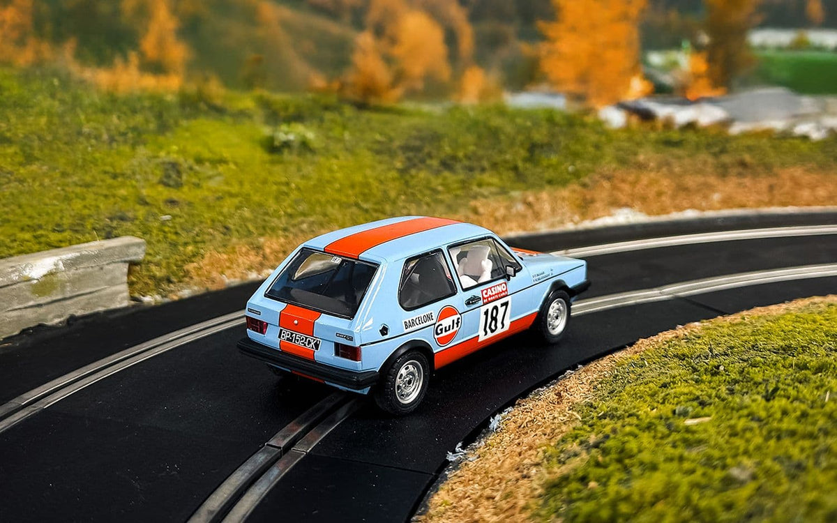 Scalextric C4609 Volkswagen Golf GTI Gulf Edition