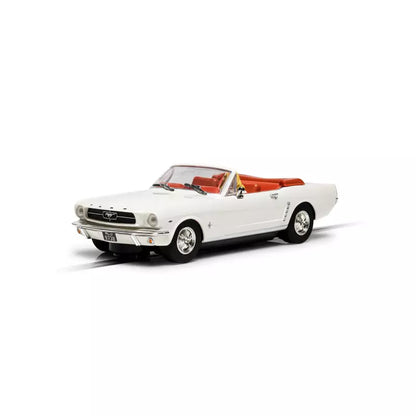 Scalextric C4404 James Bond Ford Mustang Goldfinger 1/32 Slot Car