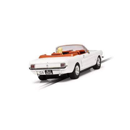 Scalextric C4404 James Bond Ford Mustang Goldfinger 1/32 Slot Car